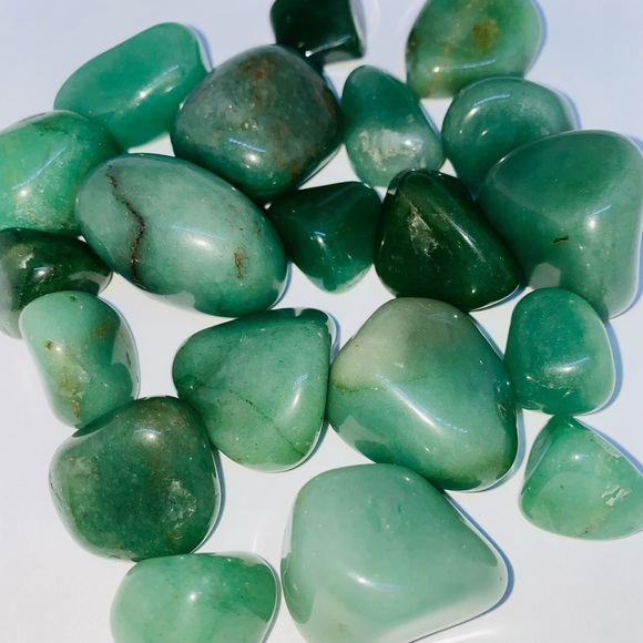 Green Aventurine Tumbled Crystal - Picture 4 of 4